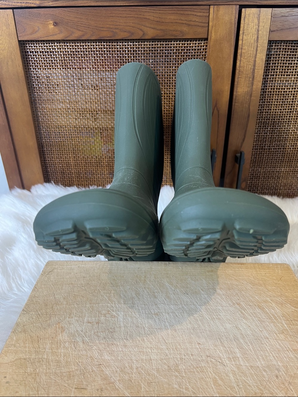 Wildling Ranidae Barefoot Women’s Olive Green Waterproof Rain Boots - Picture 6 of 8